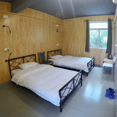 גואנגג'ואו Dong Shan Gaga Hostel מראה חיצוני תמונה