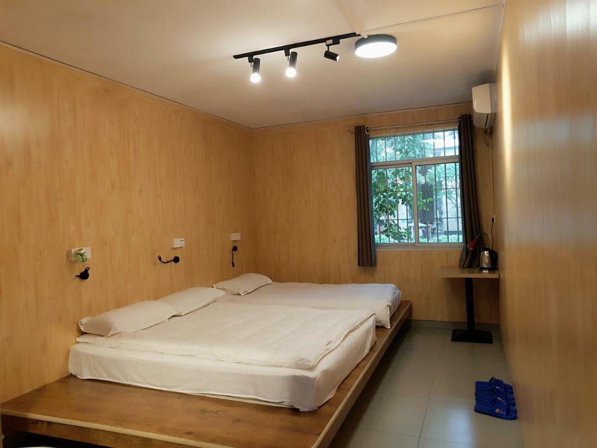 גואנגג'ואו Dong Shan Gaga Hostel מראה חיצוני תמונה